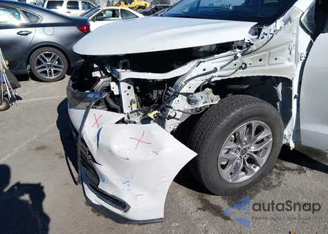 2022 Toyota Sienna Xle z USA, uszkodzony, nr VIN 5TDJRKEC9NS092092